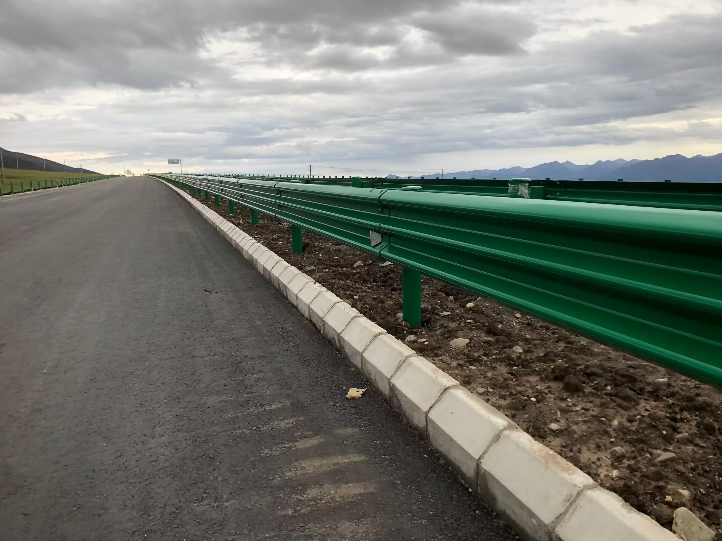 郫县乡村公路波形护栏三波波形护栏 - 推荐